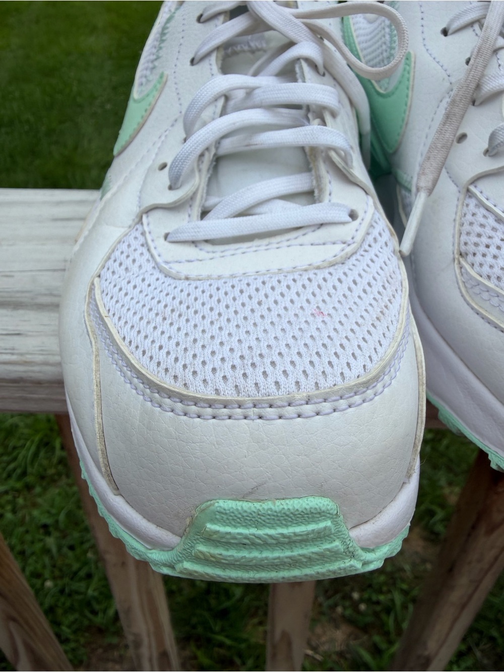 Nike Women’s Air Max Excee White Sneakers with Mint Accents size 9 FZ3769-100 - Picture 3 of 15